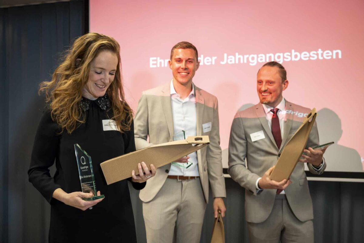 Silke Mindermann, Melvin Scheller und Erik Fiske würden für ihre herausragenden Studienleistungen ausgezeichnet. (Foto: Sebastian Höhn)