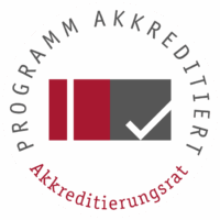 Logo mit dem Text "Programm Akkreditiert" und einem Häkchen, umgeben von einem Kreis. Farben: Rot und Grau.