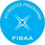 Blauer Siegel mit dem Text "Accredited Programme" und dem Logo von FIBAA in der Mitte.